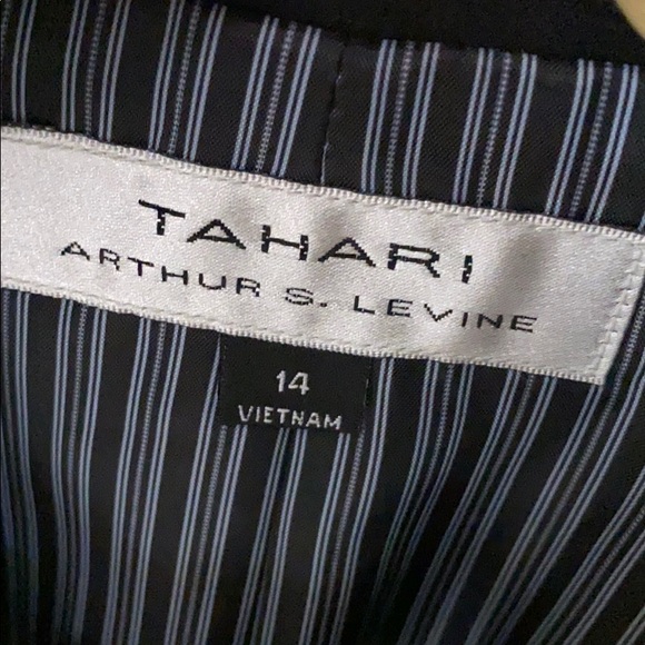Tahari Blazer - Picture 3 of 4